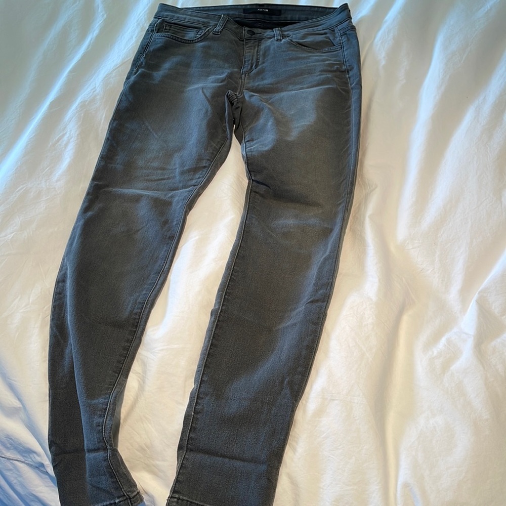 Dark grey Joe’s jeans